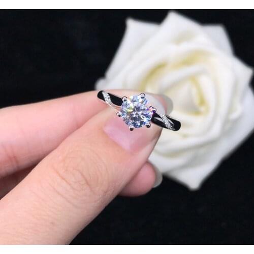 Exquisite 0.5Ct 5.0mm D Color Moissanite Engagement Diamond Ring AU585 14K White Gold Ring Top Quality