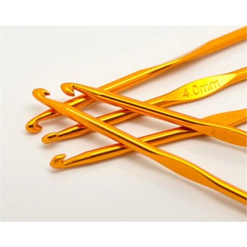 5PCs/Set 4mm Aluminum Hand Sewing Crochet Hook At Random Color Weave Craft Sweater Hats Scarf 15cm long