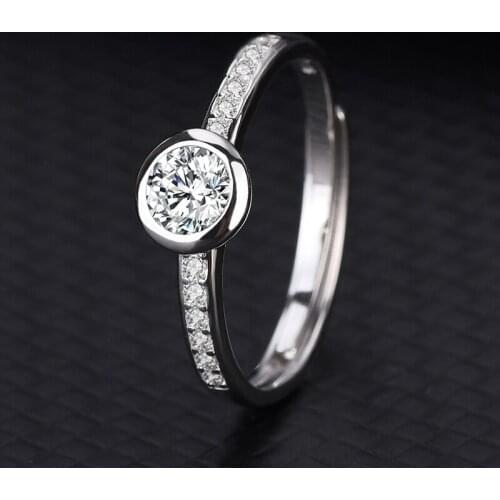 S925 Sterling Silver Ring Female European And American Niche Fashion Ring Round Zirconia Simulation Diamond 1 Carat Wedding