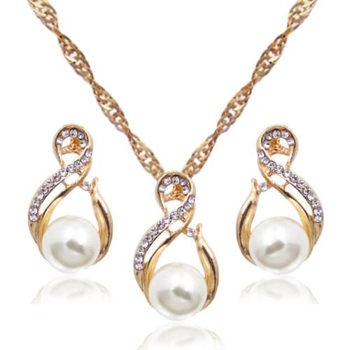 European and American new jewelry set geometric womens pendant necklace pearl necklace earrings party accessories gift