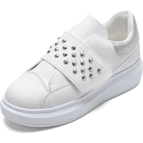 QWEDF 2019 Spring New Designer White Rivet Loafers Shoes Female Platform Sneakers Women Tenis Feminino Casual Shoes Female F3-68