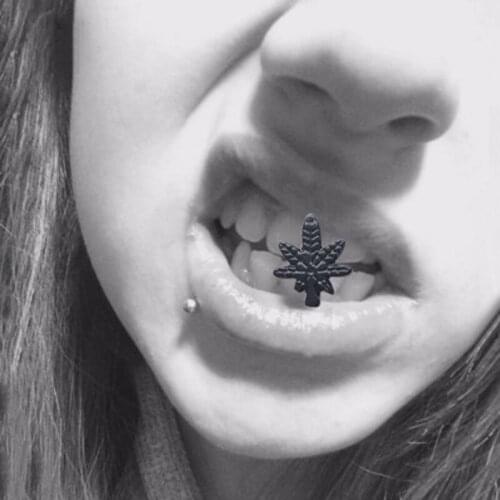 1PC Fashion Tongue Rings Stainless Steel Leaves Tongue Piercing Studs Piercing Barbell Body Jewelry Jewelry Punk Men Jewelry