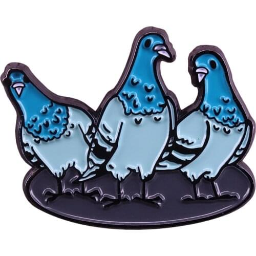 Wild In The Streets Pigeon Enamel Pin birds Brooch struggle in Winter Moscow Badge cute animals Jewelry