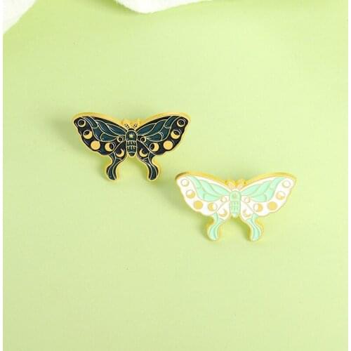Starry Butterfly Brooches for Women Cute Cartoon Moon Sun Insect Enamel Pins Lapel Backpacks Badge Jewelry Gifts 2021 Wholesale