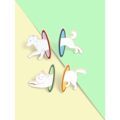 2pcs/set Dog Cat Brooch Planet Jump Enamel Pin Bag Clothes Lapel Pin Badge Cartoon Animal Jewelry Gift for Friends Wholesale