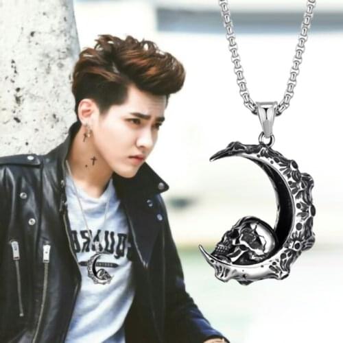 New Moon Skull Pendant Necklace Men Women Domineering Gothic Jewelry Halloween Gift Stainless Steel Party Creative Accessories