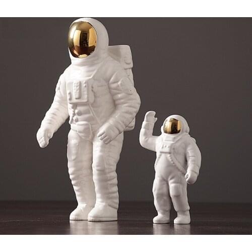 ASTRONAUT MODEL SPACEMAN STATUE TABLE PIECE NORDIC DECORATION MODERN SCULPTURE WEDDING GIFT HOME ORNAMENTS