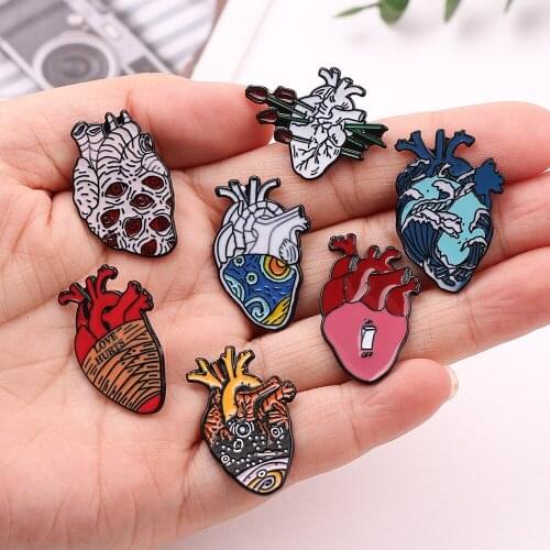 New Anatomical Heart Pins Medical Anatomy Brooch Heart Neurology Pins for Doctor Nurse Acrylic Enamel Lapel Pin Bags Badge Gifts