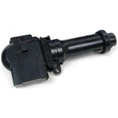 Bayblade Spinning Top Launcher Grip / BB105 / Compatible w/ String & Ripcord Launchers - USA