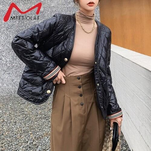 2021 New Autumn Ultra Light White Duck Down Jacket Women Short Fashion Puffer Coat Female V-neck Loose Windproof Parkas Outwear