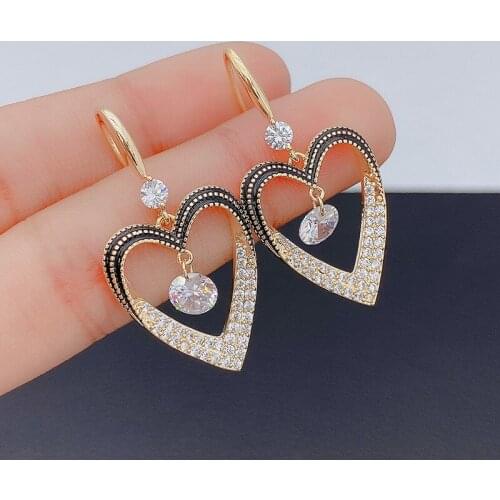 Simple design black hollow acrylic rhinestone pendant heart-shaped earrings ladies new fashion earrings pierced jewelry gifts