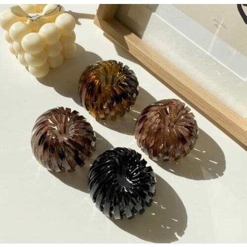Womens Fashion Retro Simple Bird Hollow Nest Flower Hair Clip Temperament Wild Horse Tail Hair Haircut Hair Ring Dark Color