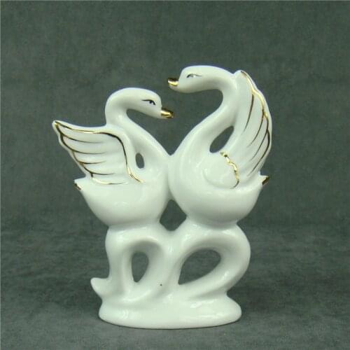 Romantic Porcelain Swan Lovers Statue Decorative Ceramic Animal Couple Sculpture Love Gift Craft for Wedding and Valentines Day