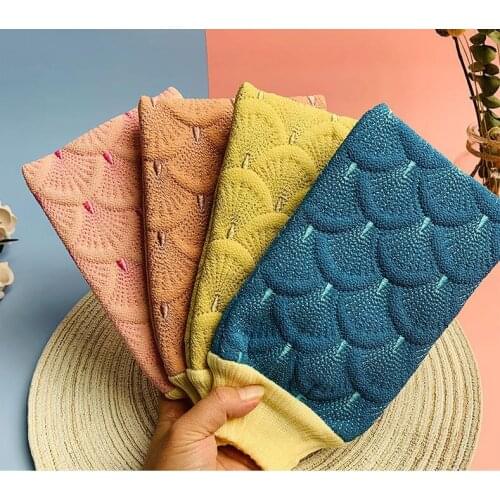 50pcs 3D Scale Mermaid Bath Glove Shower Spa Exfoliator Body Cleaning Scrub Mitt Rub Dead Skin Removal SN3782