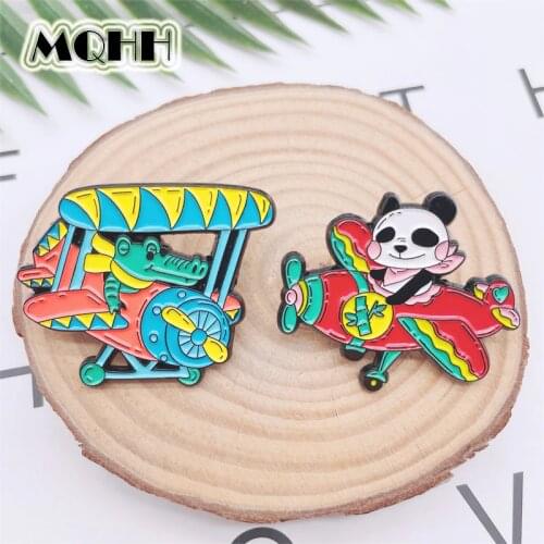 Creative Colorful Animals Flying a Plane Enamel Pins Panda Crocodile Helicopter Bomber Alloy Brooch Badge Fashion Woman Jewelry