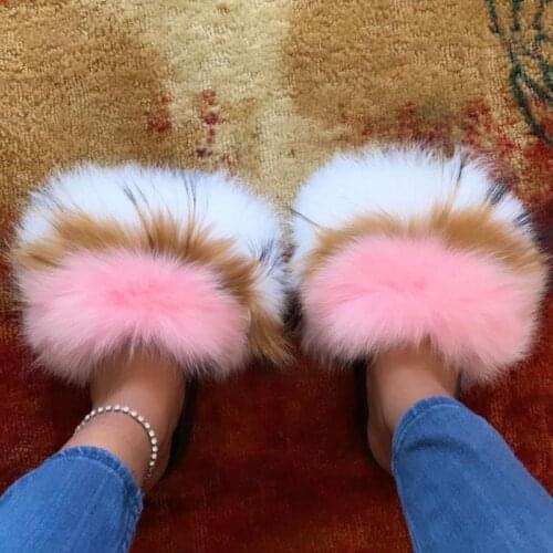 Women Garden Walking Leisure Fluffy Fur Slippers Girls Travel Gorgeous Fur Beach Flip Flops Ladies Home Plush Furry Fur Slides