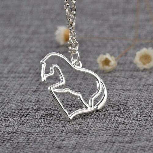 Hollow Out Heart shaped Horse Pendant Necklace Creative Simple Silver Color Clavicle Chain Accessories Fashion Punk Jewelry Gift