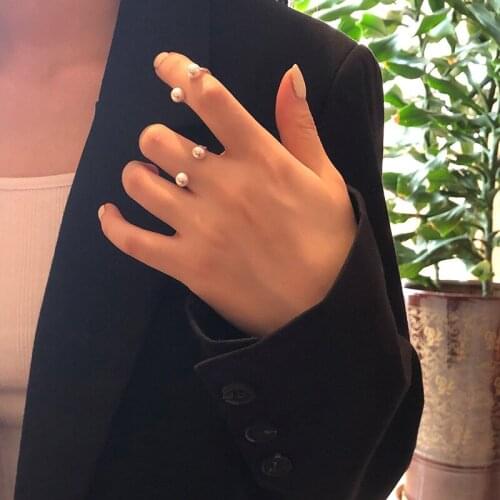 Elegant Korean White Round Pearl Open Rings for Women Girl Pearl Gold Color Elegant Ring Wedding Party Jewelry Gift Adjustable
