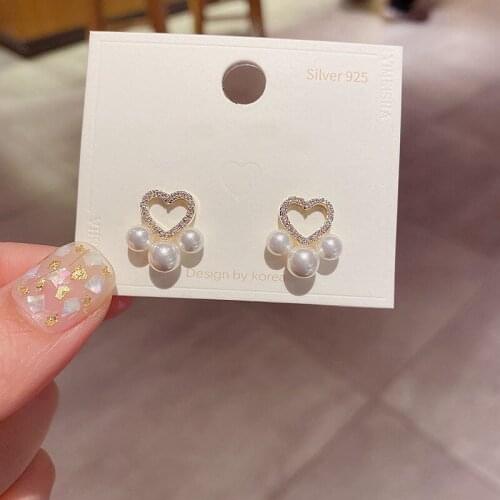 Exquisite Micro Paved Cubic Zirconia Heart Earrings Gold Color Simulated Pearl Stud Earrings for Women