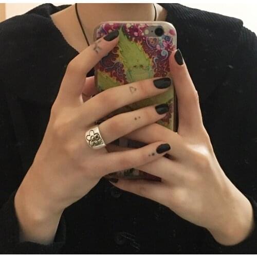 2021 Fashion Flower Rings for Women Punk Trendy Vintage Smooth Plum Blossom Chunky Ring Small Daisy Flower Rings Couple Rings