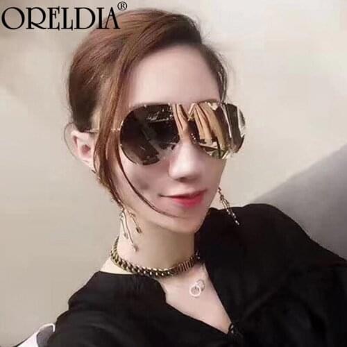 2021 Latest Ladies Sunglasses Trendy Personality Oversized Frame One-Piece Sunglasses Gradient Color Candy Color Sunglasses Hot