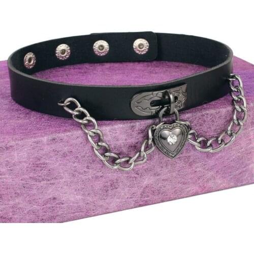 2020 New Fashion Punk Women Girls Heart Pendant Necklace Choker Chain Goth Pu Leather Necklace on Neck Collar Choker Necklaces