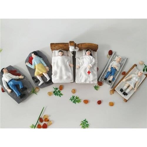 Medical psychology teaching aid Play therapy starter kit Death and disability kit miniatures 6pcs