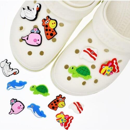 10PCS Accessory Charms Shoe Charms PVC Animal Design Giraffe Fish Fit Hole Sandals Croc Braclet For Kids DIY Gift