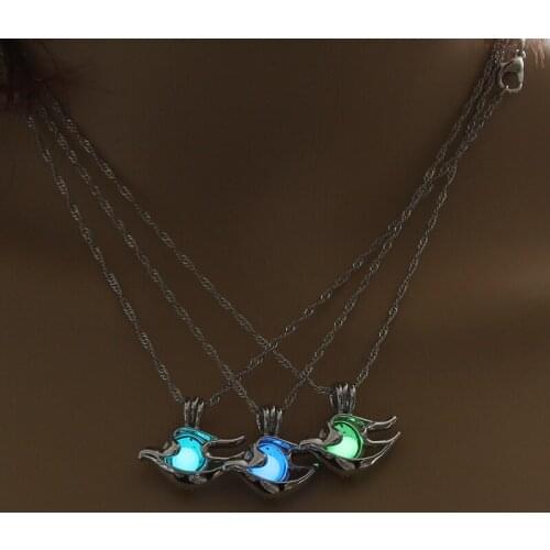2019 fashion birdendant Necklace yellow blue Glow In The Dark give out light Necklac Jewelry Women Gifts Gem Accessories