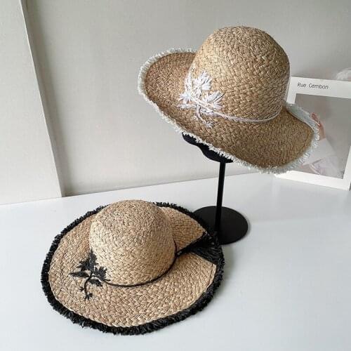 New Vintage Hand-embroidered Raffia Straw Hat Female Summer Big Dome Sunshade Sun Hat Black White Hat Travel Vacation Beach Caps