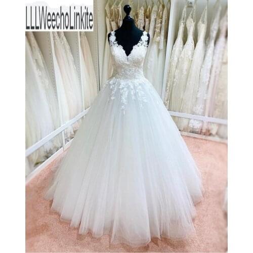White Lace Tulle Ball Gown Wedding Dresses Chapel Train Floor-Length V-Neck Sleeveless Custom Made