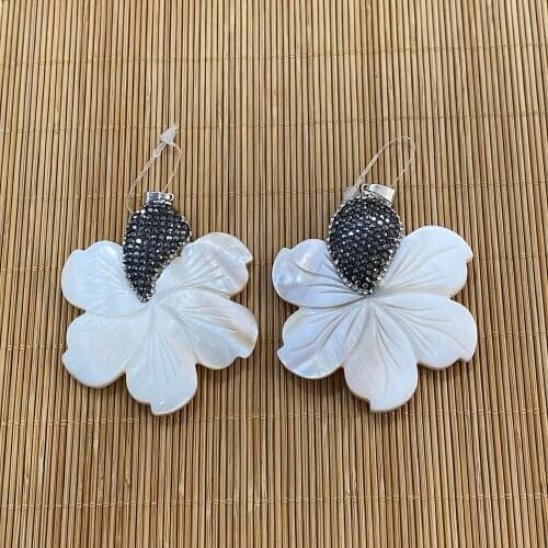 Exquisite Natural Freshwater Shell Pendant Flower Shape Ladies Fashion Charm Necklace Bracelet Accessories Can Make DIY Jewelry