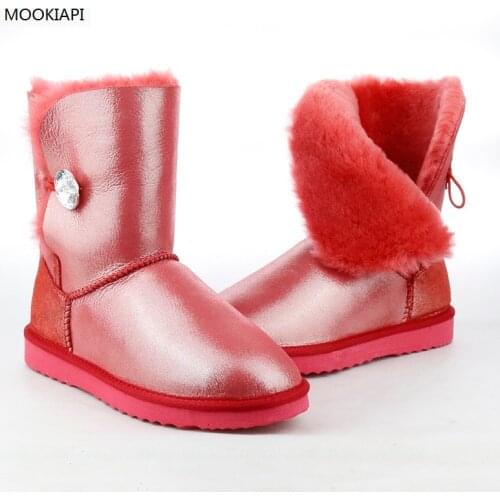 The latest European womens snow boots in 2019, high quality sheepskin, 100% wool, warmth, free delivery,2 colors women