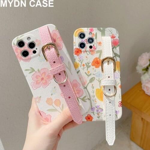 TPU+PU Retro Flower Phone Cases for Iphone 12 11 Pro Max Mini 7 8 Plus Xr Xs Max X SE 2020 Cover with Leather Wrist Strap Coque