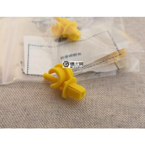 2pcs for Volkswagen New Sagitar Jetta New POLO/T-CROSS Cover support rod fixed buckle clip