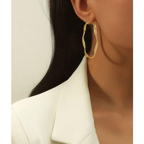 HaHaGirl Vintage Geometric Irregular Hoop Earrings For Women Fashion Gold Color Metal Round Earrings Trendy Jewelry Earrings