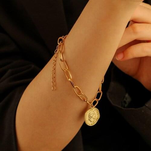 Elegant Retro Bracelet Women Portrait Round Signage Charm Hand Chain European Modern Female Chic Bangle Baroque Trendy Jewelry