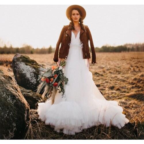 Charming V Neck Tulle Wedding Dress Ruffled Feather A Line Bridal Gowns Robe De Mariee 2021 Custom Made