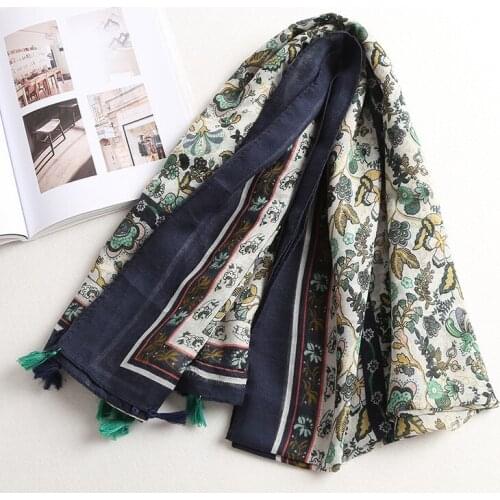 2017 New Vintage Green Flower Print Tassel Scarf Women Floral Scarf Long Sea Wraps Shawl Scarves Trendy Hijab Free Shipping