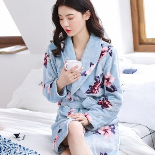 Warm Nightgown Women Bathrobe Flannel Coral Fleece Large Size Pajamas New Style for Autumn and Winter Long Womens Nightgown