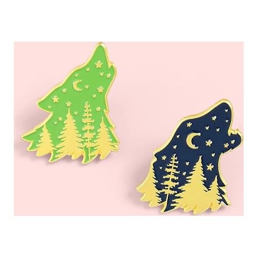 Creative Cartoon Howling Wolf Badge Charm Moonlight Forest Metal Enamel Brooch Cute Lapel Backpack Jewelry Accessories Gift