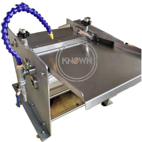 Stainless Steel 1500KG/H Electric Salmon Fish Skin Peeling Skinner Machine Small Fish Tilapia Catfish Skinning Removing Machine