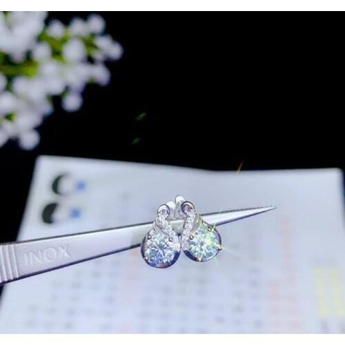 Dazzling moissanite gemstone earrings with attractive character women earrings 925 sterling silver earrings birthday gift