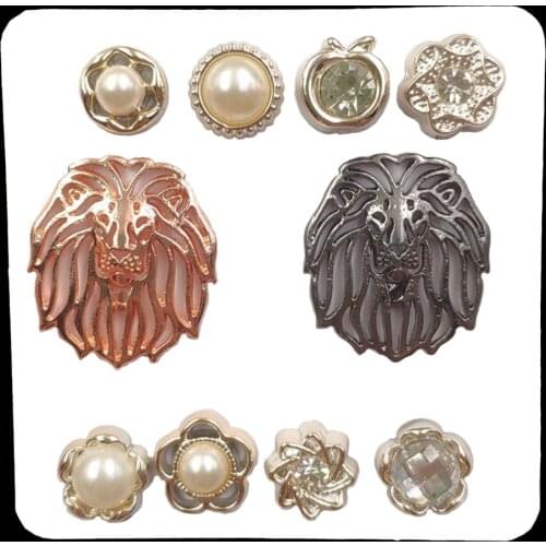 Hollowed Out Lion Tiger Cheetah Pearl Enamel Animal Twinkling Brooch Pins Breastpin Korean Jewelry Set Birthday Gift