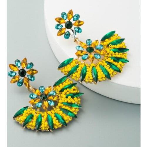 In 2020, the brand new high-end luxury Rhinestone grain sector fan earrings, creative hand-designed exquisite jewelry