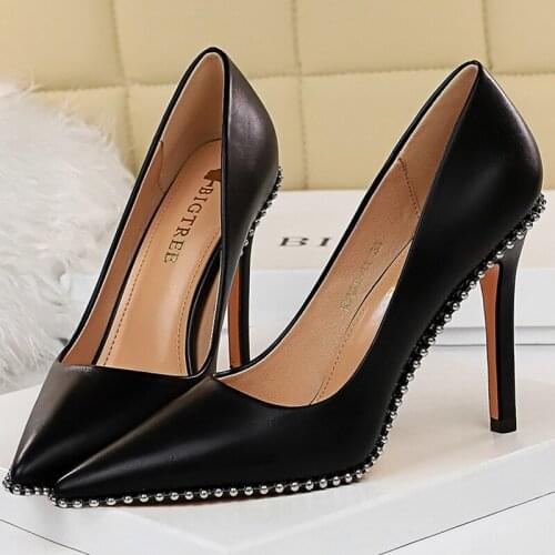 2021 Big Size Luxury Women Designer 10.5cm Thin High Heels Pumps Pointed Toe Rivets Stilettos Tacones Mujer Prom Party Shoes
