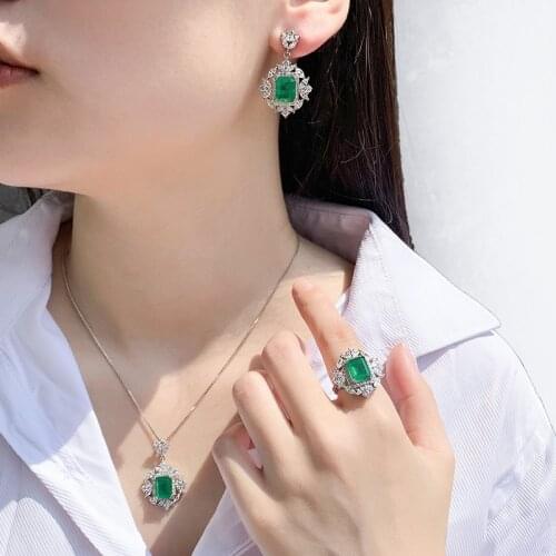 Luxury Green Jewelry Set S925 Needle Imitation Emerald-Colored Antique Earrings Ring Pendant Gift Set of Three Vintage