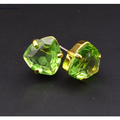 Dives Vietate Store Stud Earrings