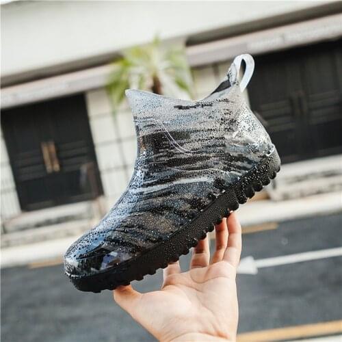 Rain shoes mens low-heeled anti-skid and wear-resistant car washing boots chef shoes camouflage shoes waterproof rubber shoes