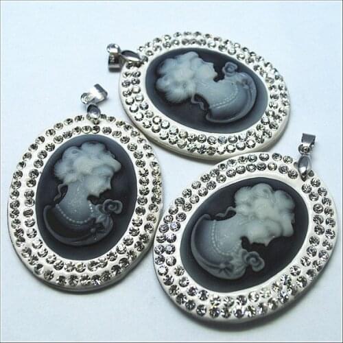 New shell pendants with firgues Beauty head necklace pendants oval shape and round shape top fashion design with rhinestone